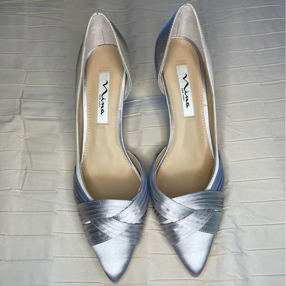 Nina New York Silver Satin D'Orsay Pumps, sz. 8, 2in heel